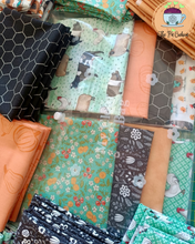 Load image into Gallery viewer, Farmyard Cuties Fat Quarter Bundle (8 FQs)