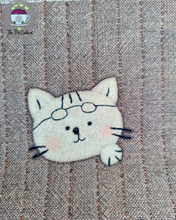 Load image into Gallery viewer, Granny Kitty and her Kittens