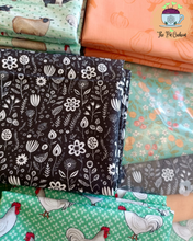 Load image into Gallery viewer, Farmyard Cuties Fat Quarter Bundle (8 FQs)
