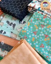 Load image into Gallery viewer, Farmyard Cuties Fat Quarter Bundle (8 FQs)