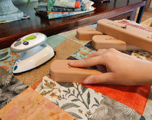 Load image into Gallery viewer, Quilt Clapper