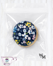 Load image into Gallery viewer, Wooden Base Floral Pin Cushion

